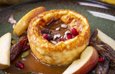 Apple Caramel Basque Cheesecake Apple Basque Cheesecake, Basque Cheesecake, Apple Caramel, Festival Ideas, Desserts Menu, Single Serving, Pomegranate Seeds, Apple Slices, Caramel Sauce