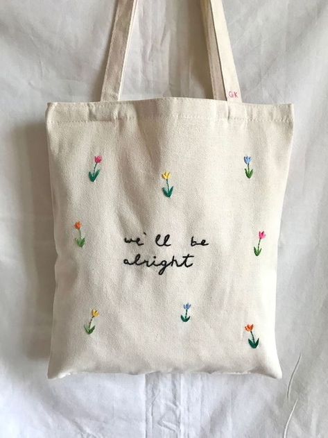 Canvas Bag Ideas Design, Embroidered Canvas Tote Bag, Tote Embroidery Ideas, Embroidering Aesthetic, Tote Bags Embroidery Ideas, Diy Canvas Bags, Cute Tote Bags Aesthetic, Tot Bag Broderie, Tote Bag With Embroidery