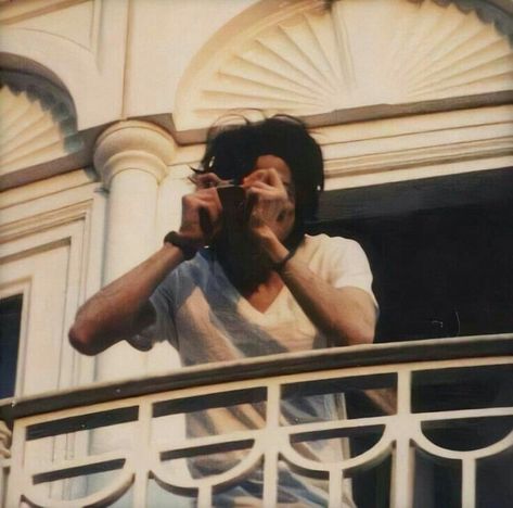 Michael Jackson, Balcony, A Man, White