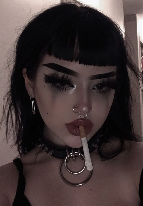 Maquillage Goth, Fete Emo, Goth Eye Makeup, E Girl Makeup, Dark Makeup Looks, Egirl Makeup, Punk Makeup, Alt Makeup, Swag Makeup