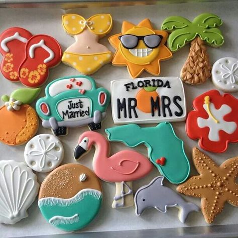 Florida cookies! Cookies Cute, Beach Cookies, Shaped Cookies, Summer Cookies, Sugar Cookie Designs, S'mores, Creative Cookies, Cookie Inspiration, Iced Cookies