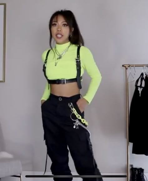 Neon Black Outfit, Shego Outfit Ideas, Shego Aesthetic Outfit, Neon Concert Outfit, Shego Inspired Outfits, Neon Green And Black Outfit, Navarose Outfits, Straykids Concert Outfit Ideas, Straykids Concert Outfit