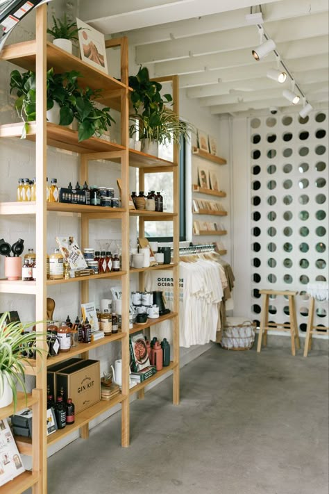 Curated goods for everyone 🌿 Small Shop Display Ideas, Small Store Interior Design, Shop Shelves Design, Zero Waste Store Design, Beach Gift Shop, Store Shelves Design Shop Displays, Retail Wall Display Ideas, Small Shop Design Retail Stores, Retail Shelving Ideas