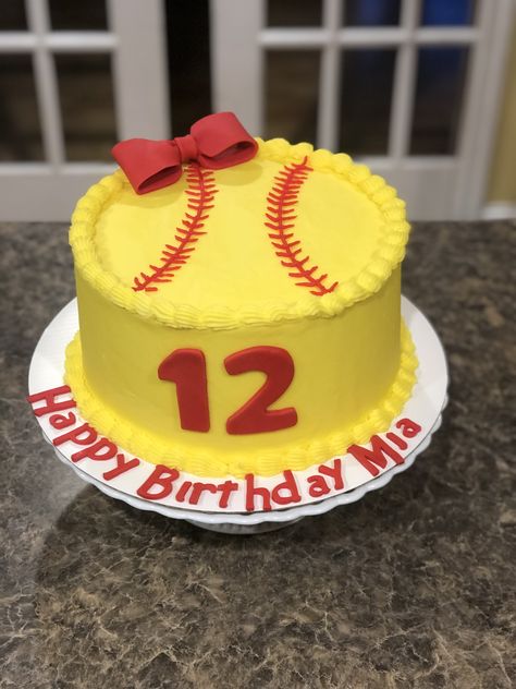 Softball Party Food, Softball Theme Desserts, Softball Party Ideas, Softball Cake Ideas, Softball Birthday Cakes Ideas, Softball Themed Birthday Party, Softball Cake Pops, Softball Ice Cream Cake, Softball Birthday Party Ideas