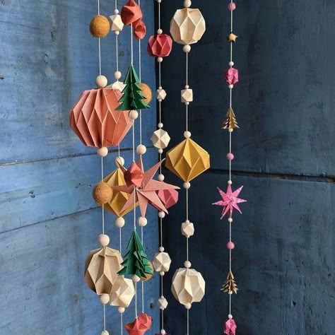 Paper Christmas Decorations, Christmas Origami, Paper Ornaments, Paper Christmas, Noel Christmas, Candy Land Christmas, Origami Crafts, Christmas Wreaths Diy, Xmas Decor