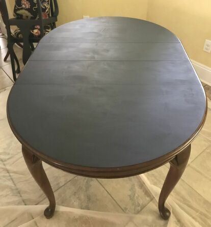 Paint A Table, Chalk Paint Dining Table, Chalk Paint Table, Chalk Paint Chairs, Painted Table Tops, Types Of Paint, Build A Farmhouse Table, Refinish Furniture, Nook Table