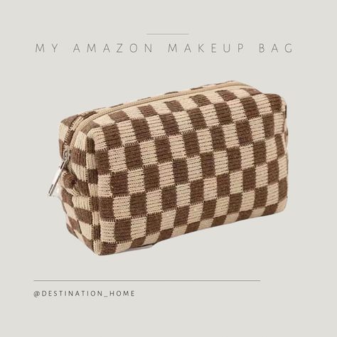 Cute Makeup Bags Amazon, Small Makeup Bags, Crochet Bag Aesthetic, Free Crochet Bag Patterns, Small Crochet Bag, 2025 Goals, Cute Makeup Bag, Mack Up, Small Cosmetic Bag