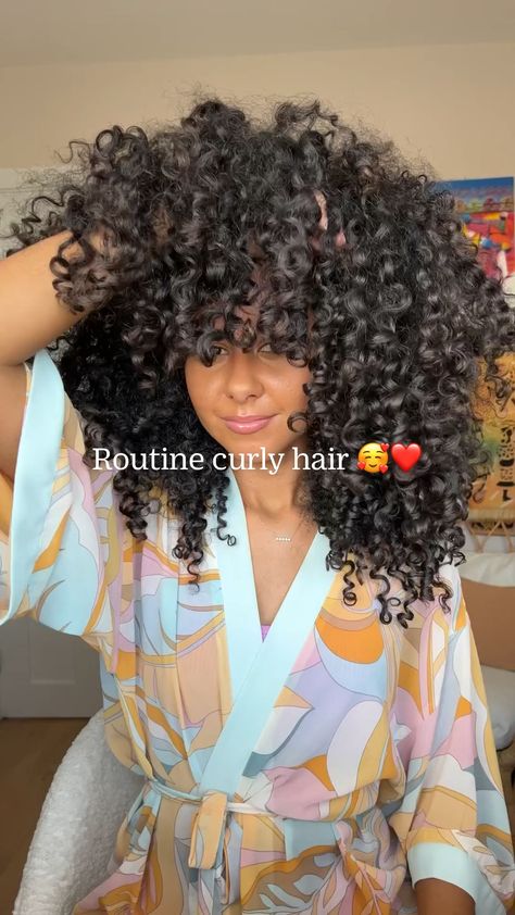 How To Care For 3b Curly Hair, Styling 3b Curly Hair, Big Curly Hair Routine, 3b Hair Routine, Devacut Natural Hair, Curly Hair Brushing, 3b Curly Hair Routine, Heavy Curly Hair, Diffusing Curly Hair