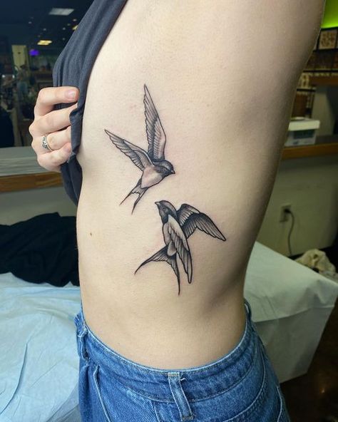 Bird Rib Cage Tattoo, Bird Ribcage Tattoo, Bird Rib Tattoos For Women, Bird Sternum Tattoo Women, Bird Rib Tattoo, Tattoos Ribs, Bird Tattoo Ribs, Side Stomach Tattoos, Abdomen Tattoo