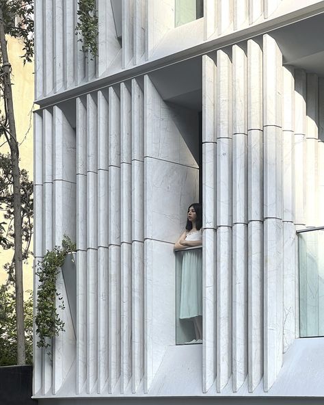 https://www.archdaily.com/1016595/sayeh-residential-building-ali-haghighi-architects/6643cc38e62023017cc7caee-sayeh-residential-building-ali-haghighi-architects-photo Organic Building Facade, Arch Facade, Residential Tower, Neoclassical Design, Facade Architecture Design, Concrete Facade, Facade Cladding, Facade Lighting, Tehran Iran