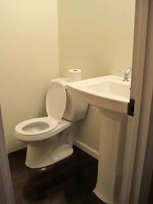 Bathroom With Pedestal Sink Ideas, Half Bathroom Ideas With Pedestal Sink, Half Bath With Pedestal Sink, Powder Room Ideas Pedestal Sink, Pedestal Sink Bathroom Ideas, Powder Room With Pedestal Sink, Pedistal Sink, Pedastal Sink, Bathroom With Pedestal Sink