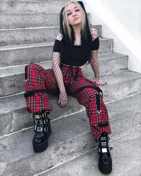 Black And Red Aesthetic Outfit, Demonias Outfit Ideas, Demonia Shoes Outfit, Demonia Outfit, Wardrobe Aesthetic, Alt Fits, Goth Things, Tomboy Art, British Punk