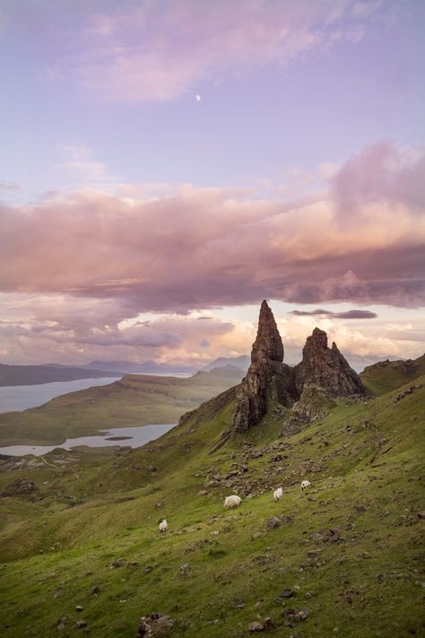 Old Man Storr, Scotland Highlands Photography, Scotland Isle Of Skye, Isle Of Skye Aesthetic, Isle Of Man Aesthetic, Scotland Photography, Scotland Landscape, Scotland Trip, Isle Of Skye Scotland