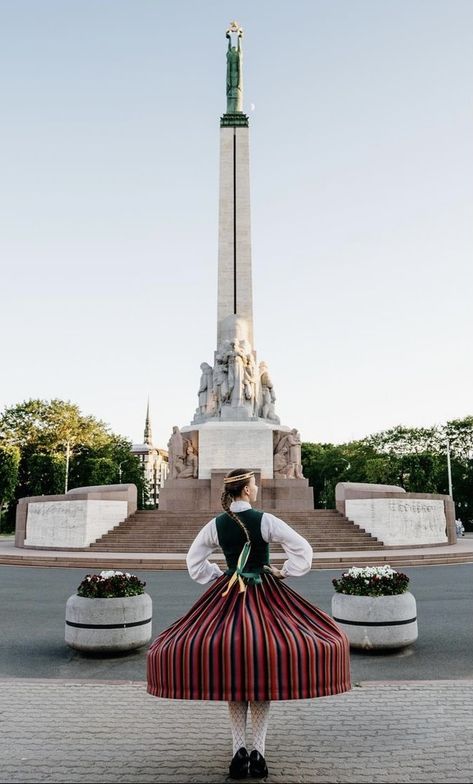 Latvian Aesthetic, Latvia Aesthetic, Latvia Wallpaper, Latvian Culture Aesthetic, Latvijas Svētki, Latvian Culture, Latvia Culture, Latvian Folk Dance, Dancing Drawing