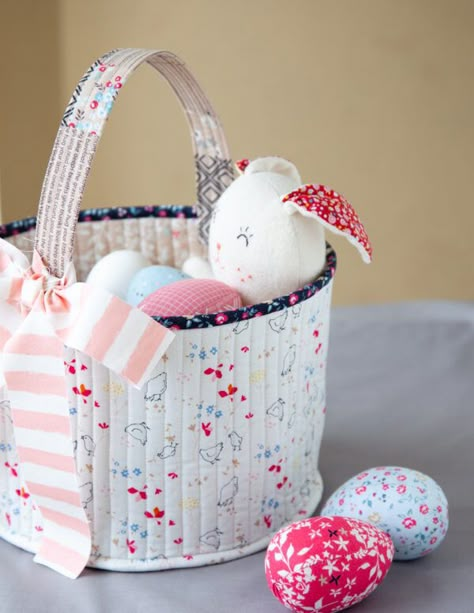 Quilted Easter Basket Tutorial | WeAllSew Diy Quilted Easter Basket, Quilted Basket Pattern, Easter Basket Patterns Sewing, Sewn Easter Baskets, Easter Basket Sewing Pattern Free, Quilted Easter Baskets Free Pattern, Fabric Easter Baskets Diy Free Pattern, Easter Bags To Sew, Quilted Baskets Free Pattern