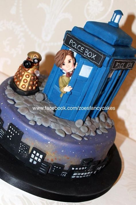 Doctor Who Tardis Cake - Cake by Zoe's Fancy Cakes ~ This is fantastic on so many levels! Doctor Who Cake, Dr Who Cake, Doctor Who Cakes, Tardis Cake, Doctor Who Birthday, Zoes Fancy Cakes, Doctor Who Party, Doctor Who Wedding, Doctor Who Tardis