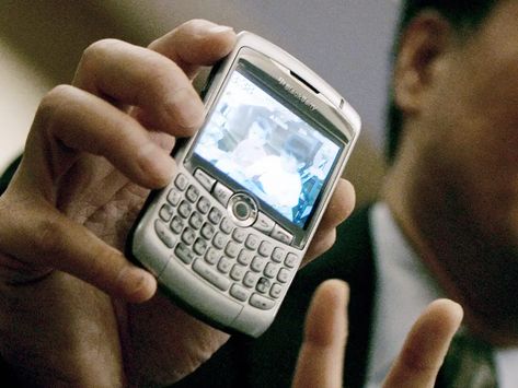 RIP, Blackberry — Blackberry Phones Will Stop Working on January 4 Blackberry Cellphone, Blackberry Smartphone, Blackberry Phones, The End Of An Era, End Of An Era, January 4, Stop Working, Blackberry Phone, Blackberry