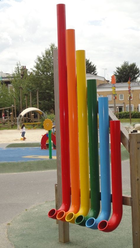 DIY Turn PVC pipes into a playground musical instrument. I wish this had the instructions with it, but I might be able to figure it out. This might even work as a service learning project for my daughters school. Preschool Playground, Outdoor Play Spaces, Pvc Pipe Projects, Pvc Projects, Diy Playground, Outdoor Music, Sensory Garden, Pvc Pipes, Diy Musical Instruments