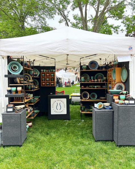 Craft Fair Displays Ceramics, Ceramic Craft Fair Display, Ceramics Display Booth, Pottery Craft Fair Display, Pottery Booth Display Ideas Craft Fairs, Ceramics Booth Display, Art Festival Booth Display, Pottery Booth Display, Festival Booth Display