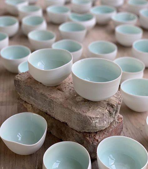 Jade porcelain and celadon glazed teabowls. In between working with the finest craftspeople, learning moldmaking, slipcasting, flower… White Clay Glaze Ideas, Pottery Glaze Ideas, Celadon Pottery, Glaze Inspiration, Celadon Ceramics, Celadon Glaze, Key Ideas, Slab Pottery, Ceramics Ideas