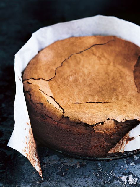 Basic Chocolate Fudge Cake | Donna Hay Donna Hay Recipes, Chocolate Pudding Recipes, Donna Hay, Naked Cakes, Chocolate Fudge Cake, Fudge Cake, Sweets Cake, Syrup Recipe, Fudge Recipes