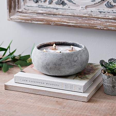 Cement Candle, Candle Projects, Big Candles, Clay Candle, Concrete Diy Projects, Candles Photography, Concrete Candle, Wood Wick Candles, Candle Art