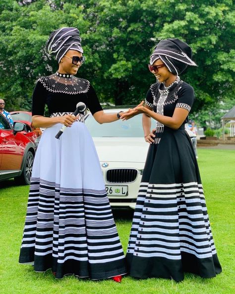 Umbhaco Xhosa Designs, Umbhaco Xhosa, Modern Xhosa Attire, Xhosa Wedding, Zulu Traditional Attire, Xhosa Traditional Attire, Xhosa Attire, South African Traditional Dresses, Simple Dress Casual