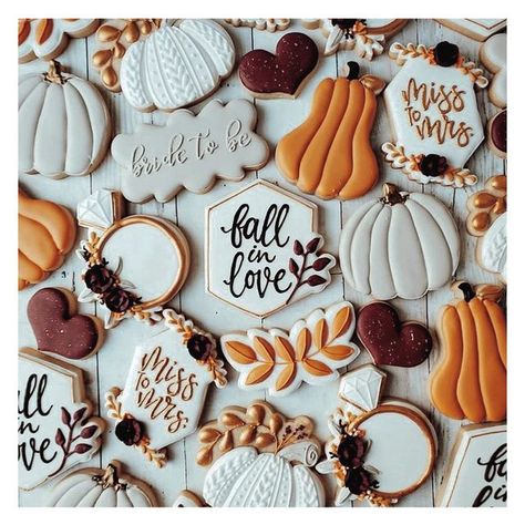 Fall In Love Cookies Decorated, Bridal Shower Cookie Cake, Autumn Wedding Cookies, Fall Bridal Shower Cookies Decorated, Fall Bridal Shower Ideas Food, Wedding Cookies Decorated, Fall Decorated Cookies, Halloween Sugar Cookies Decorated, Wedding Shower Cookies