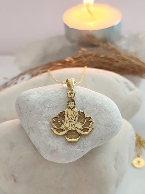 Buddhist Wedding, Jewelry Spiritual, Eye Of Horus Necklace, Buddhist Necklace, Saint Necklace, Buddha Pendant Necklace, Dope Jewelry Accessories, Spiritual Necklace, Buddha Jewelry