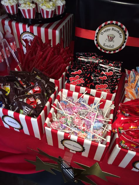 Movie Night Concession Stand Party Favors For Movie Party, Candy Bar Movie Night, Movie Night Event Ideas, Circus Concession Stand, Carnival Party Food Table, Hollywood Candy Table, Outdoor Movie Night At School, Movie Night Party Favor Ideas, Backyard Concession Stand