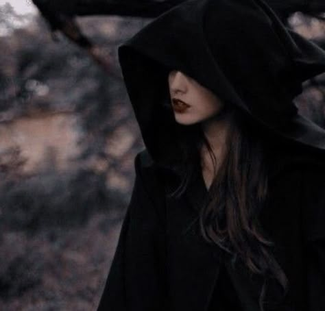 Book Aethstetic, Olga Core, Era Victoria, Medieval Aesthetic, Yennefer Of Vengerberg, Dark Fairytale, Queen Aesthetic, Royalty Aesthetic, Royal Aesthetic