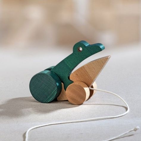 Pull Along Froggie Waldorf Inspired Toys, Wooden Toys Design, Wooden Toy Cars, Pull Along Toys, Wooden Toys Plans, Eco Toys, Christmas Coasters, Cute Frog, Baby Christmas Gifts