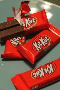 Richard Reviews Everything : Kit Kat Bar Kit Kats Aesthetic, Kit Kat Aesthetic, Kitkat Aesthetic, Kitkat Lover, Kit Kat Bar, Kit Kat Chocolate, Kit Kat Flavors, Kit Kat Bars, Sleepover Food