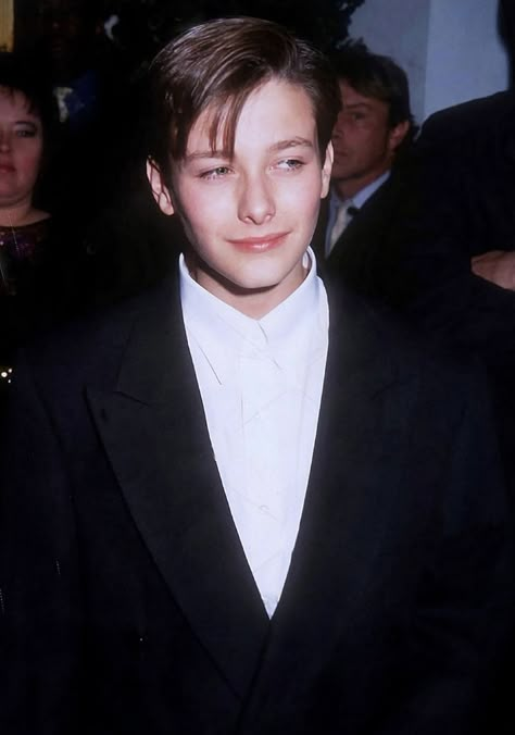 Edward Furlong 90s, Eddie Furlong, Edward Furlong, John Connor, Young Leonardo Dicaprio, Leo Dicaprio, Ideal Boyfriend, Aesthetic People, Boys Haircuts