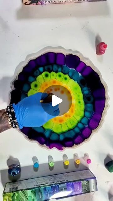 Promise Epoxy on Instagram: "You can do this too! Checkout @nitasfluidwoodworks for her different e-courses to level up your resin game 💪   #epoxyresin #resintutortial #epoxy #resin #resinartist #maker #makermind #resinart_daily #sastisfying #satisfyingvideo" Epoxy Resin Molds Diy, Resin Techniques Epoxy, Epoxy Resin Crafts Ideas, Epoxy Tutorial, Epoxy Resin Projects, 3d Epoxy, Amazing Resin, Color Epoxy, Epoxy Paint