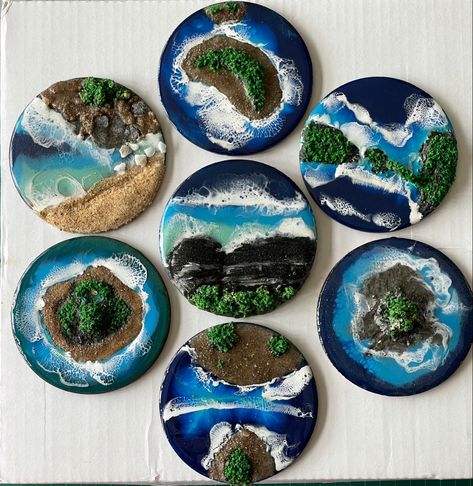 Resin Fridge Magnet Ideas, Resin Fridge Magnets Diy, Ocean Art Resin, Mini Resin Art, Exposy Resin Ideas, Cute Fridge Magnets Diy, Fridge Magnets Diy, Resin Fridge Magnets, Epoxy Magnets