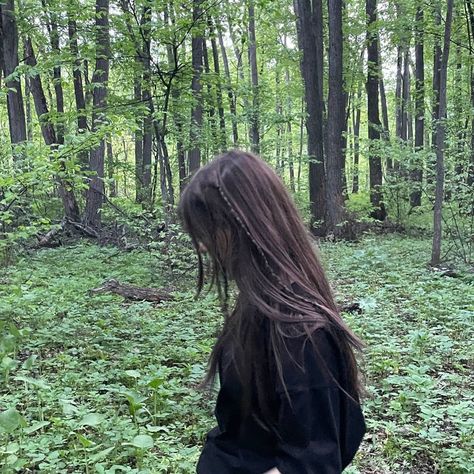 Woods Aesthetic Girl, Girl In Forest Aesthetic, Forest Girl Aesthetic, Australian Forest, Girl In Forest, Moonlight Aesthetic, Chica Dark, Girlfriend Aesthetic, People Reference