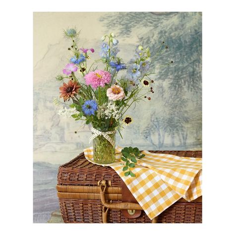 Inspired by a day of painting in the countryside, The Plein Air Picnic Jar 🎨 Tip Jar, Friends Day, Wildflower Bouquet, Floral Studio, Home Flowers, Flower Stands, Summer Adventures, Host A Party, Flower Shop