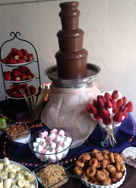 Birthday Chocolate Fountain, Chocolate Fondue Table, Fruit Bar With Chocolate Fountain, Chocolate Fountain Ideas Birthdays, Chocolate Fountain Bar Ideas Wedding, Chocolate Fondue Ideas Parties, Fondue Fountain Ideas, Chocolate Fountain Bar Wedding, Chocolate Fountain Bar Ideas