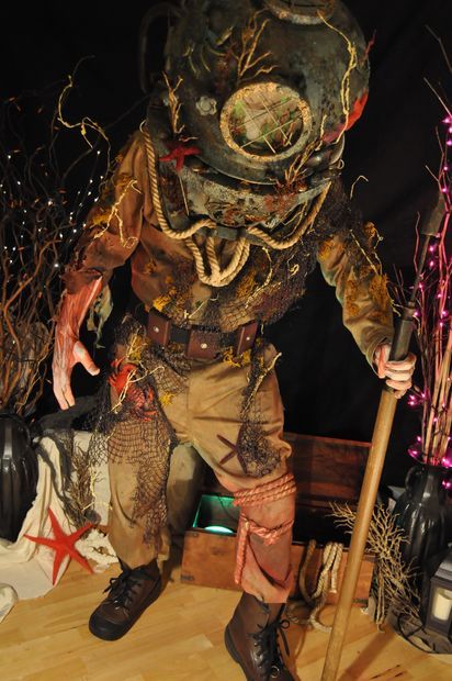 Deep Sea Costume, Shipwrecked Costume, Deep Sea Creature Costume, Swamp Monster Costume, Sea Monster Diy Costume, Stilt Monster Costume, Holy Diver, Halloween Costumes 2016, Scary Halloween Costume