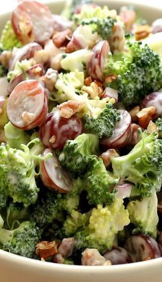 Broccoli Salad With Grapes, Broccoli Grape Salad, Grape Salad Recipe, Salad With Grapes, Grape Recipes, Grape Salad, Fat Loss Foods, Broccoli Salad, Healthy Salads