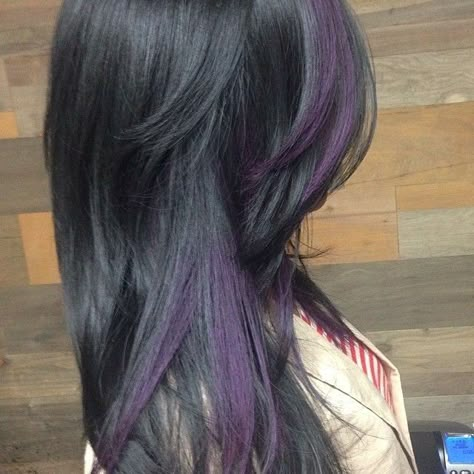 Dark Purple Chunky Highlights, Hair Dye Straight Hair, Chunky Purple Highlights For Brown Hair, Black Hair With Dark Purple Highlights, Purple Strands In Hair, Pink On Dark Hair, Dark Purple And Black Hair, Purple Highlights Black Hair, Black Hair With Purple Highlights