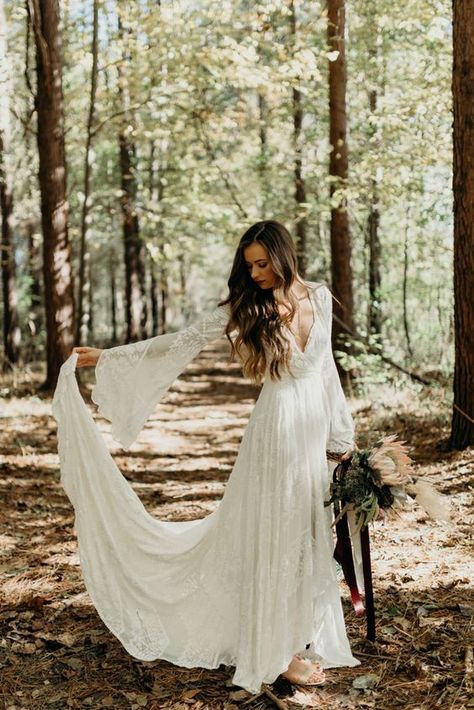 Fall in Love with These 30+ Glamorous Bohemian Wedding Dresses #wedding #weddingdress #dress Country Wedding Dress, Vintage Wedding Dress Boho, Vintage Boho Wedding, Pnina Tornai, Countryside Wedding, Tennessee Wedding, Country Wedding Dresses, Grace Loves Lace, Bohemian Wedding Dresses