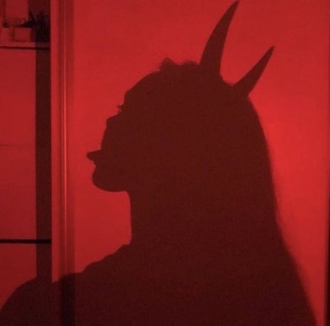 Devil Aesthetic, Red Aesthetic Grunge, Red And Black Wallpaper, Dark Red Wallpaper, Bad Girl Wallpaper, Red Pictures, Red Wall, Shadow Pictures, Edgy Wallpaper