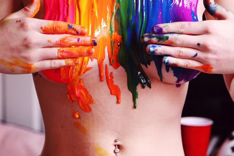 Pride Pictures Ideas, Pride Body Art, Pride Photoshoot Ideas At Home, Pride Photoshoot Ideas, Paint Throwing, Pride Body Painting, Pride Photoshoot, Pride Photography, Photography Modeling