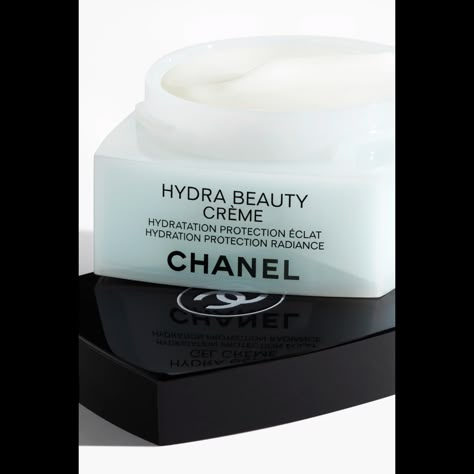 Hydra Beauty Chanel, Chanel Hydra Beauty Creme, Chanel Hydra Beauty, Beauty Serums, Cosmetics Ingredients, Cream For Dry Skin, Beauty Gadgets, Beauty Cream, Hydrating Cream