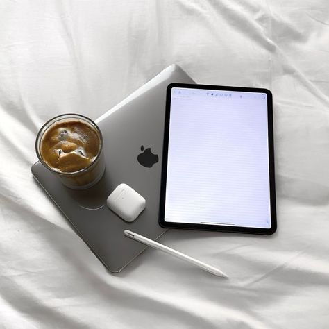 Ipad And Coffee Aesthetic, Working On Ipad Aesthetic, Macbook And Ipad Study Aesthetic, Tech Flatlay, Apple Aesthetic Products, Aesthetic Ipad Study, Ipad Flatlay, Ipad Study Aesthetic, Apple Products Aesthetic