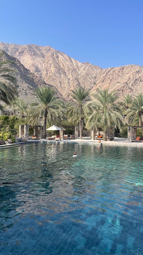 Oman Beach, Middle Eastern Travel, Oman Travel, Vision Board Pictures, Adventure Travel Explore, Hotel Luxury, Travel Asia, Hotel Pool, Travel South