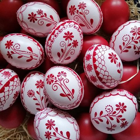 Diy – Velikonoce, Easter Egg Art, Pysanky Eggs, Easter Egg Crafts, Easter Egg Painting, Egg Crafts, Wooden Eggs, Egg Painting, Egg Art