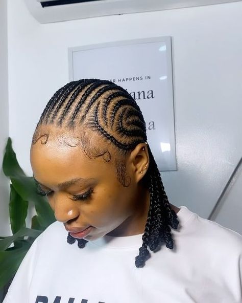 Synthiana_beautyparlour on Instagram: "Is short braids season 😁😍🙅🏾‍♀️🔥💯  To book an appointment with us please send us a dm or call us on 08106082674 or simply walk into our address at number 12 Emma Abimbola Cole Lekki phase one ( the catalyst mall).  #synthiana_beautyparlour" Short Cornrow Braids, Short All Back Cornrows, Simply Hairstyle, Short Cornrows, Short Cornrow Hairstyles, Simply Hairstyles, Number 12, Phase One, Short Braids